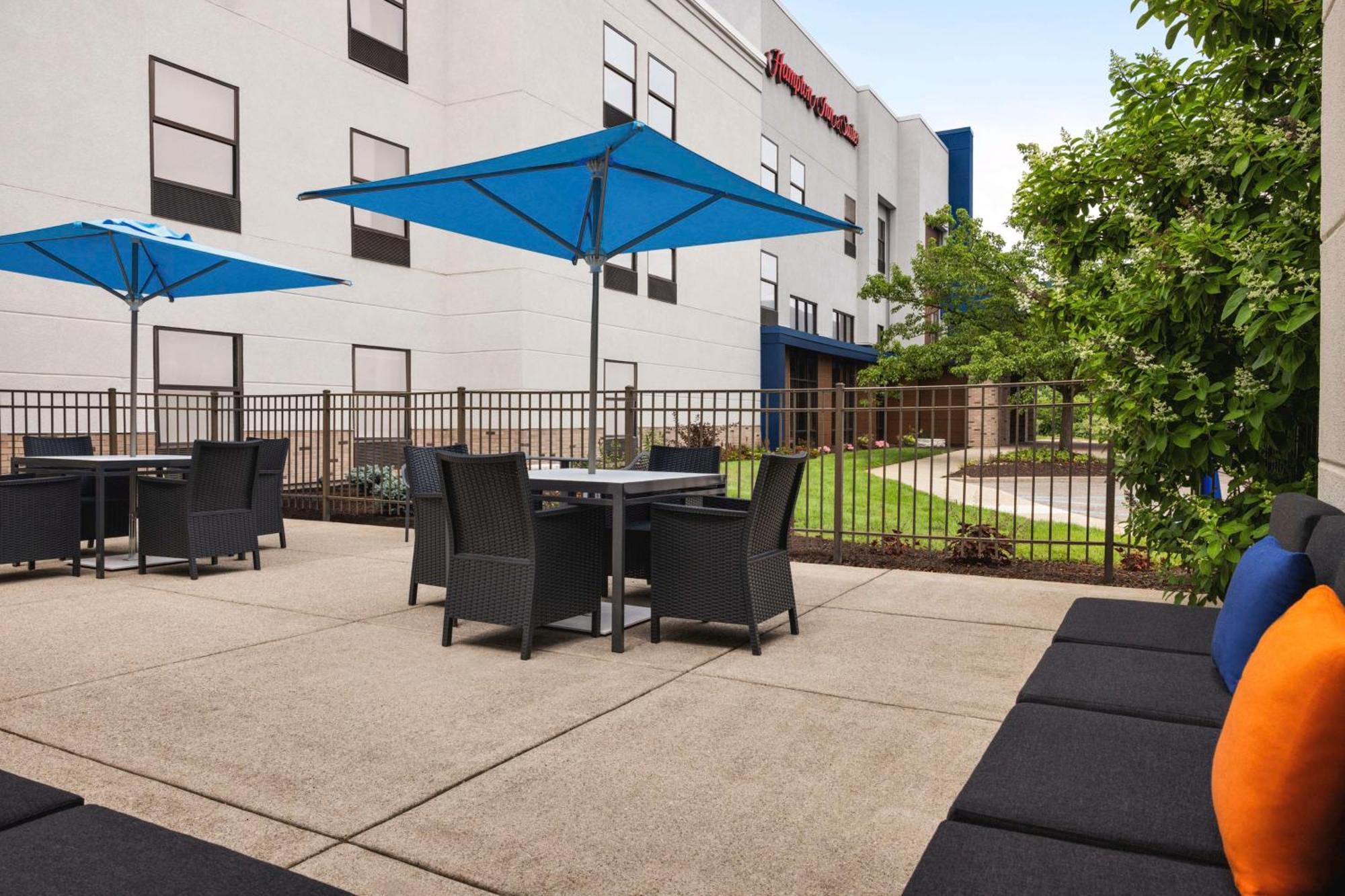 Hampton Inn & Suites Valparaiso Exterior photo